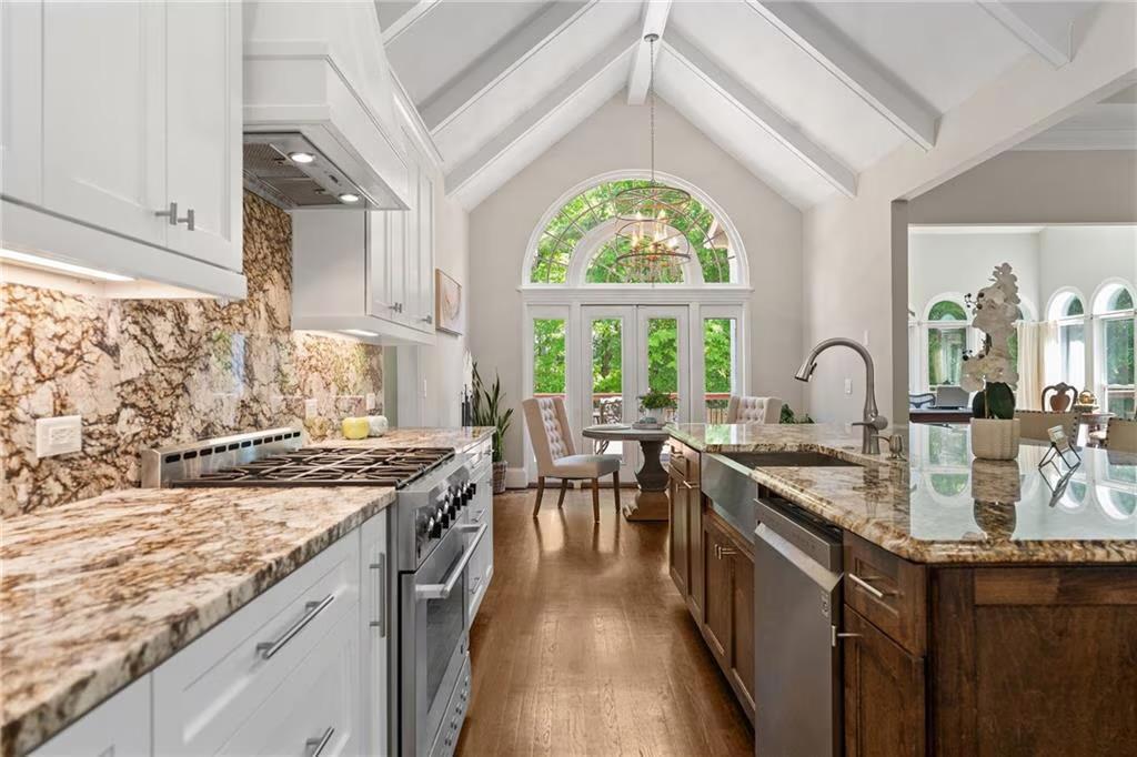5540 Chelsen Wood Dr, Johns Creek, GA 30097