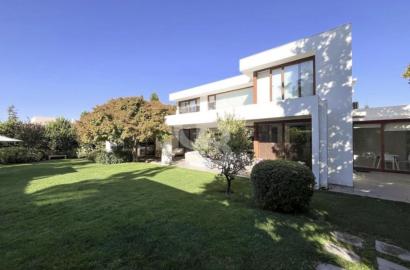 Casa Mediterránea En Los Trapenses, Cercana A Colegios