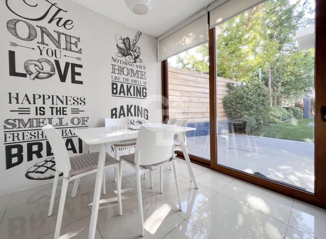 Casa Mediterránea En Los Trapenses, Cercana A Colegios